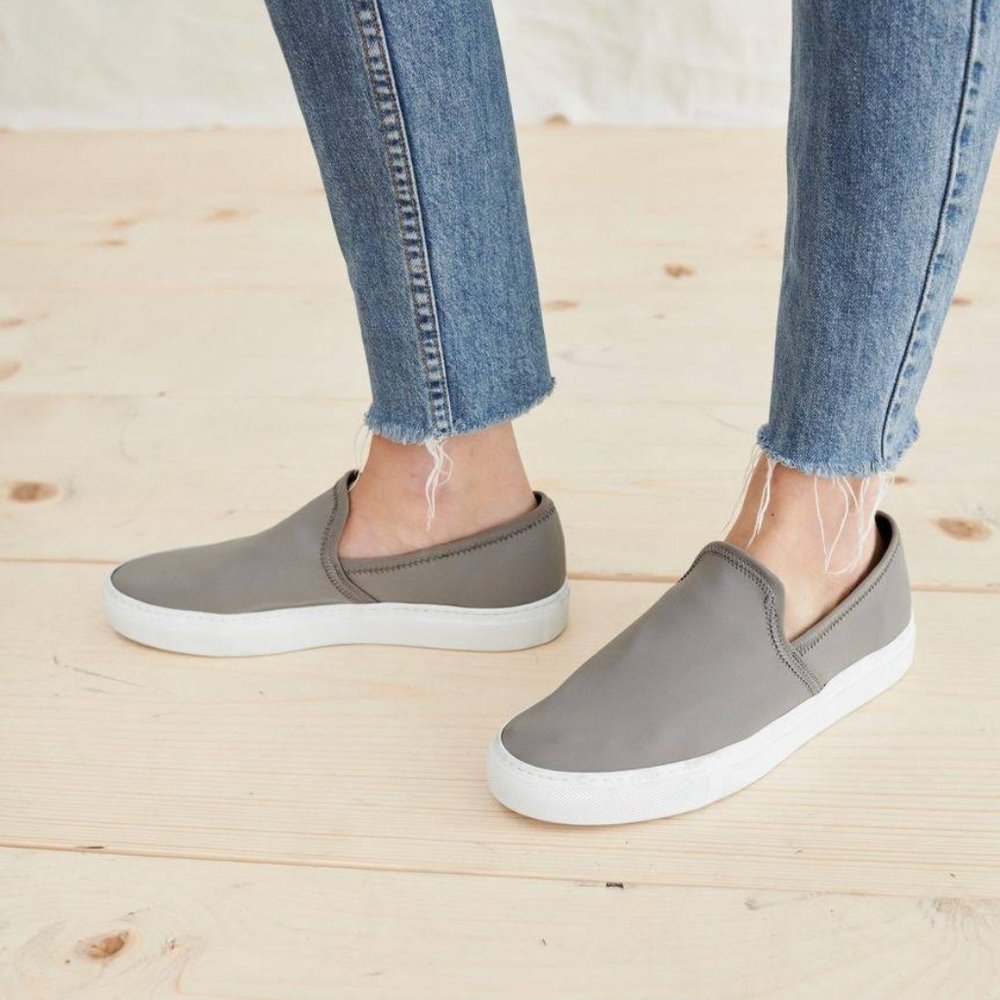 Jenni Kayne Lounger Sneakers in Charcoal Gray. Size EU 36 US5.5-6 NWOB